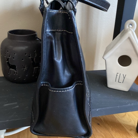 Michael Kors Vintagee Vlack Leather 2-Handle Bag with Plenty of Storage EUC - Picture 5 of 16